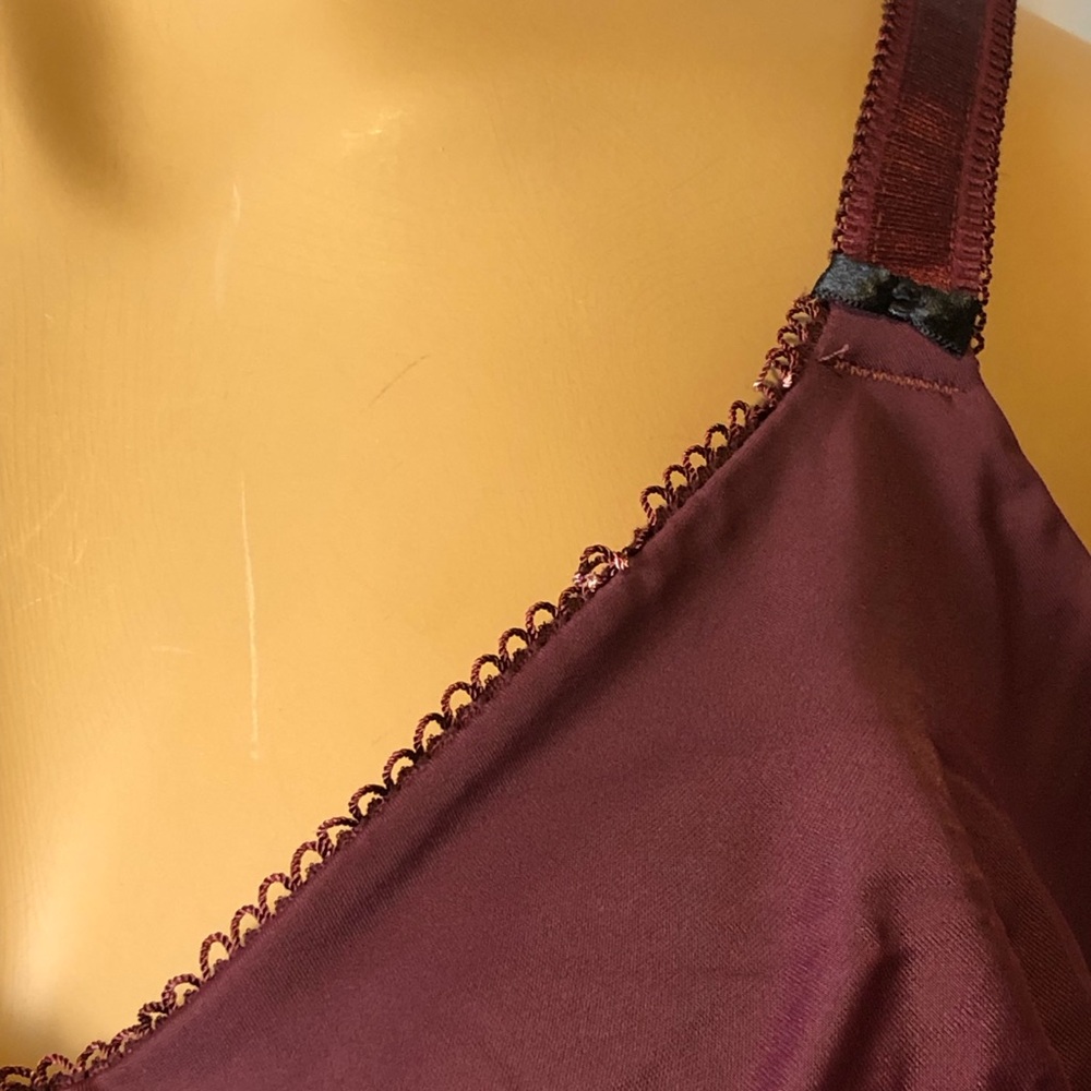 Olga Full-Coverage Bra with Underwire Support and Lace Accents - Picture 4 of 6
